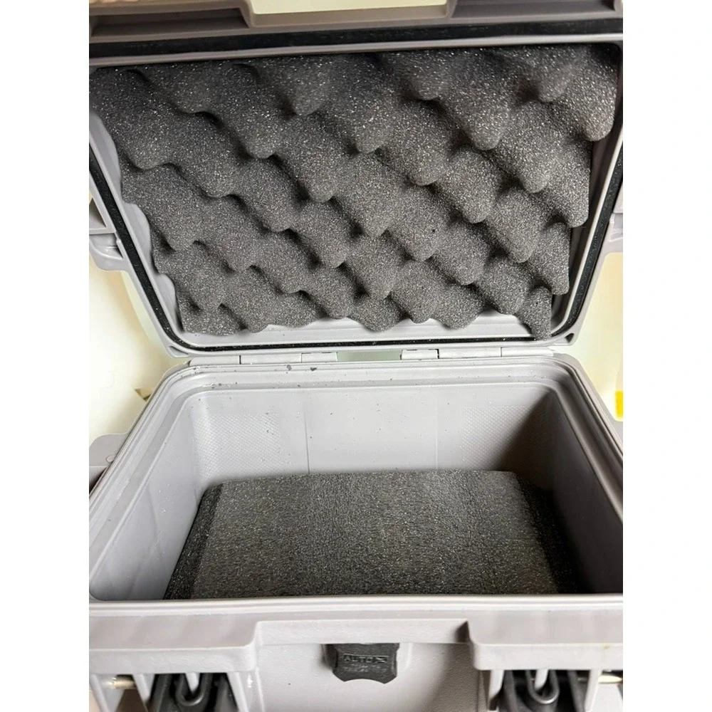 Invicta Impact Watch Storage Case Gray Hard Shell Collector Display Box Foam‎